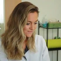Elise Rosca, Ostéopathe